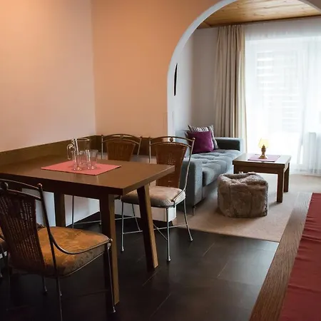 アパート Ausfernerhof